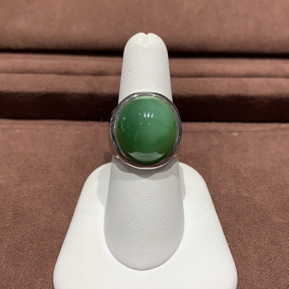 Sterling Silver Cabochon Jade Ring - Picture 3 of 3